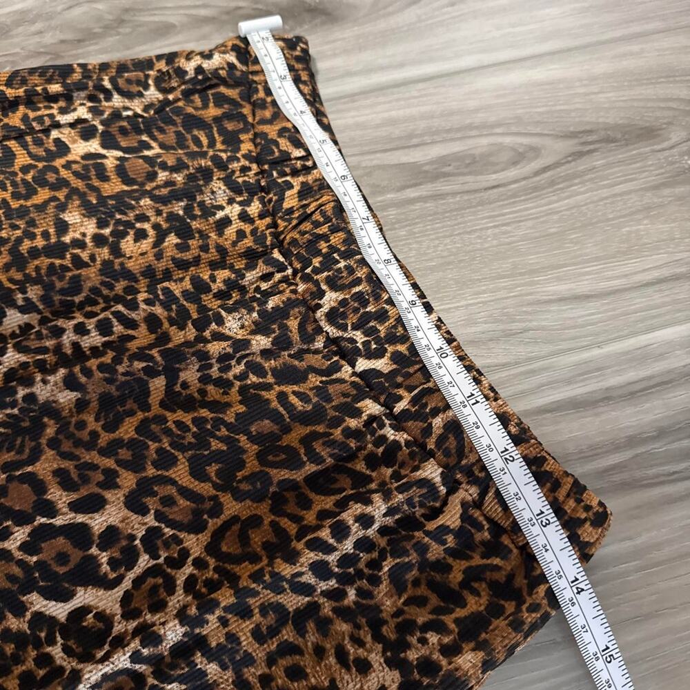 Bold leopard print pants - Picture 4 of 5
